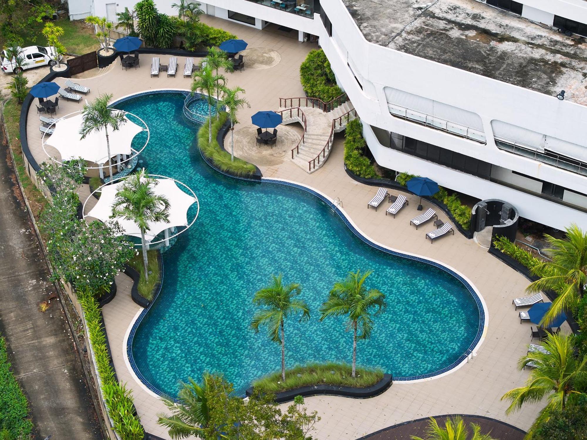 โรงแรมเรือรัษฎา 5*